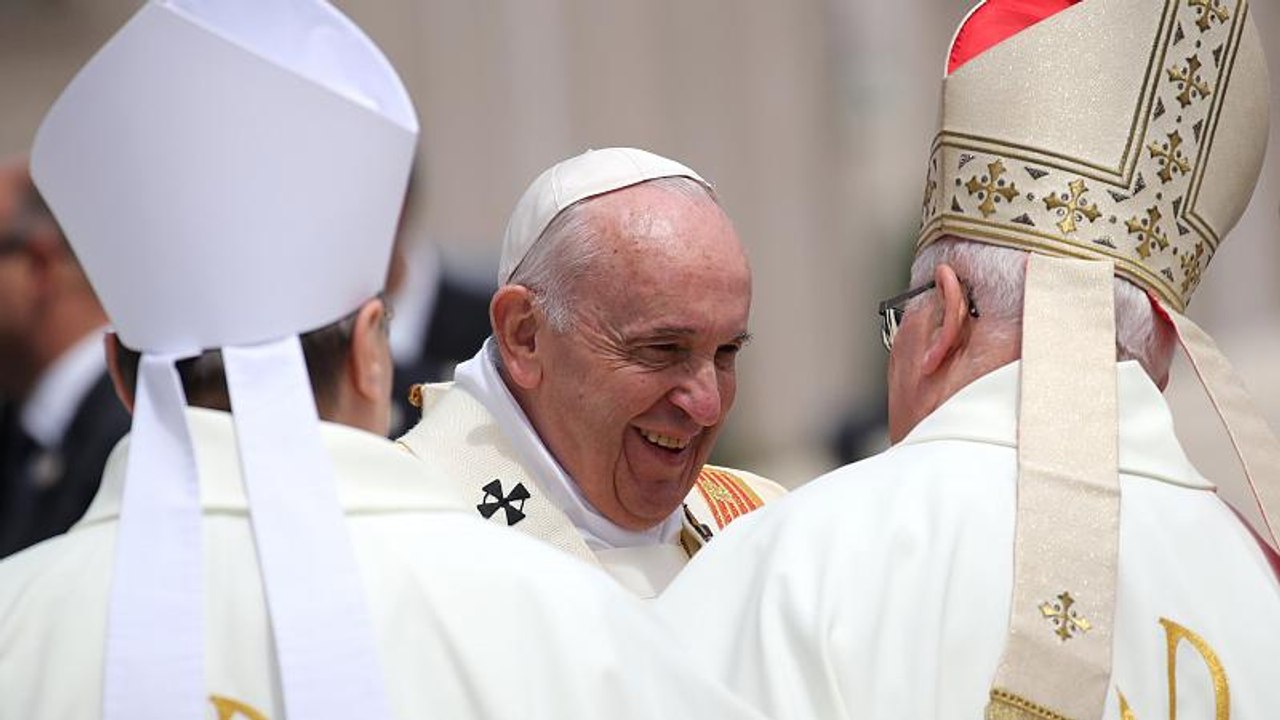 Nordmazedonien: papst-messe vor 15.000 gläubigen