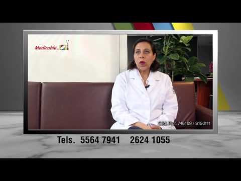 ¿Cómo es el procedimiento quirúrgico para realizar un implante coclear?