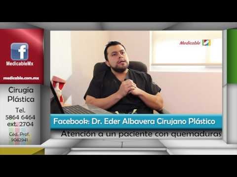 ¿Cuál es la atención que brinda un cirujano plástico y reconstructivo a un paciente con quemaduras?