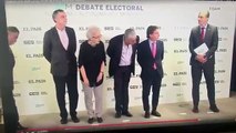 Comenzo el DebateMadrid26M entra Carmena saludando a todos menos a  Carlos Mato