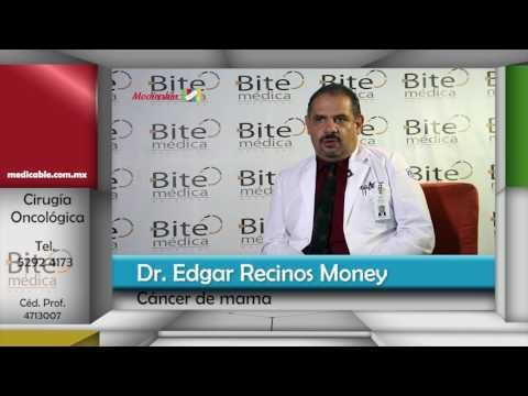 ¿Quién debe tratar a los pacientes con riesgo o con cáncer de mama ya diagnosticado?