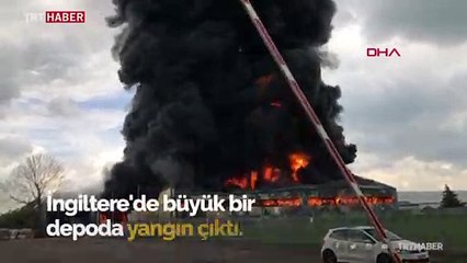 İngiltere'de havaalanı bitişiğindeki depoda büyük yangın