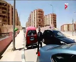 جورج قرداحى يسلم أول جائزة للفائزين بحل أول حلقة من برنامج "أسم من مصر"
