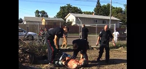 Under Arrest S04 E01 Don't go that nuts
