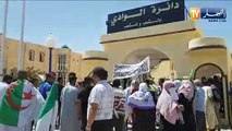 الوادي: موظفو الادارة المحلية يحتفلون بعد اطلاق سراح زميلهم محمد بحري بعد اتهامه بتزوير المحاضر