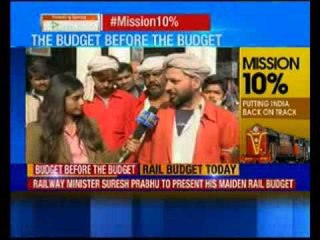 Railway Budget 2015: porters protest outside Allahabad railway station