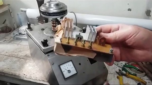 Consertando Maquina de Algodao doce