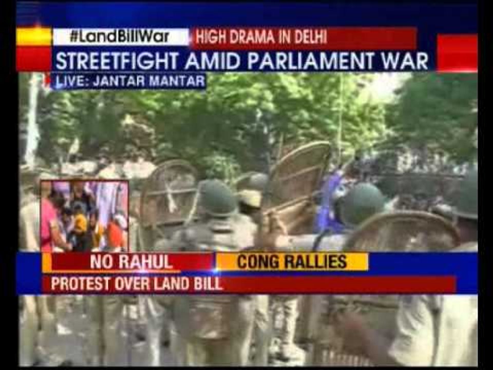Congress stages protest against the Land Acquisition bill