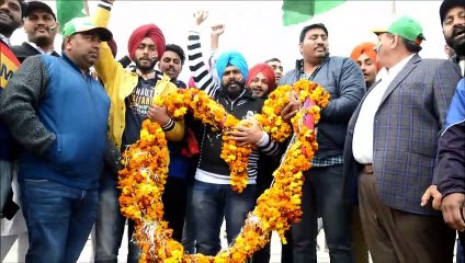 Pakistán libera al piloto indio capturado en Cachemira