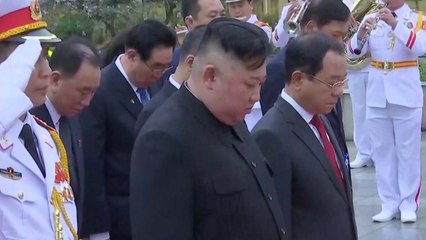 [현장영상] 김정은 호찌민 묘 헌화...베트남 일정 마무리 / YTN