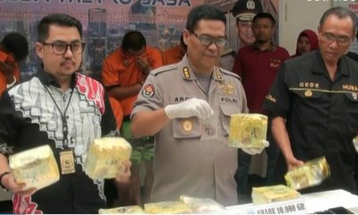 Polda Metro Jaya Tangkap 5 Kurir Narkoba Pil "Diamond" dan Sabu