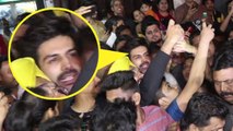 Kartik Aaryan gets mobbed by fans at Gaiety galaxy; Watch Video | FilmiBeat