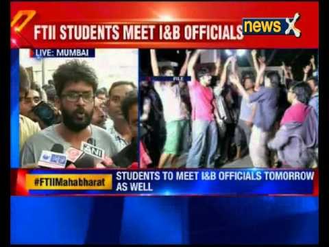 Agitating FTII students, I&B officials hold talks in Mumbai on October 1
