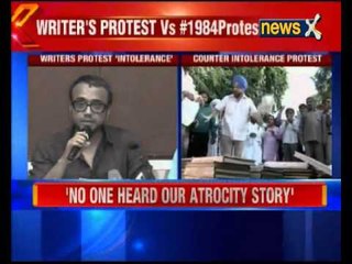 Sikh Groups protest against Writers, burn 500 Books