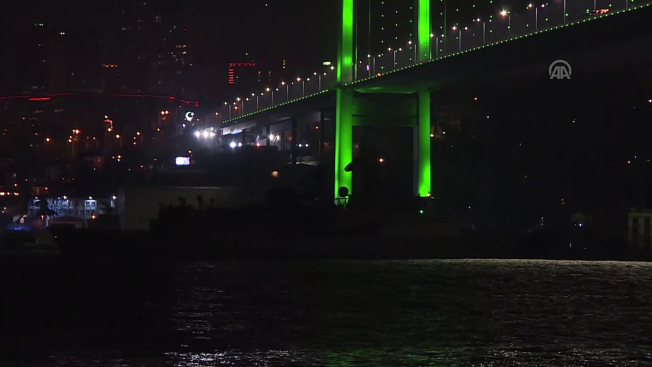 'Mavi Vatan 2019 Tatbikatı'na katılan gemiler, İstanbul Boğazı'ndan geçti - İSTANBUL