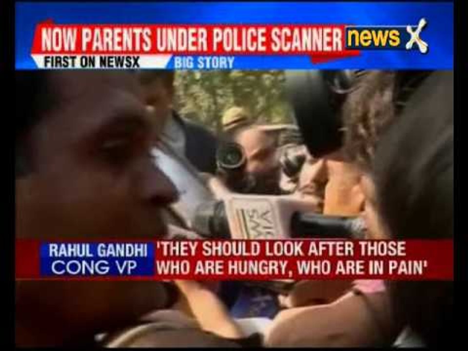 Rahul Gandhi visits Shakur Basti demolition site, blames Narendra Modi, Arvind Kejriwal