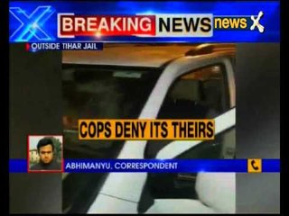 Shocking Video: Two warders fight like goons outside Tihar Jail, Delhi