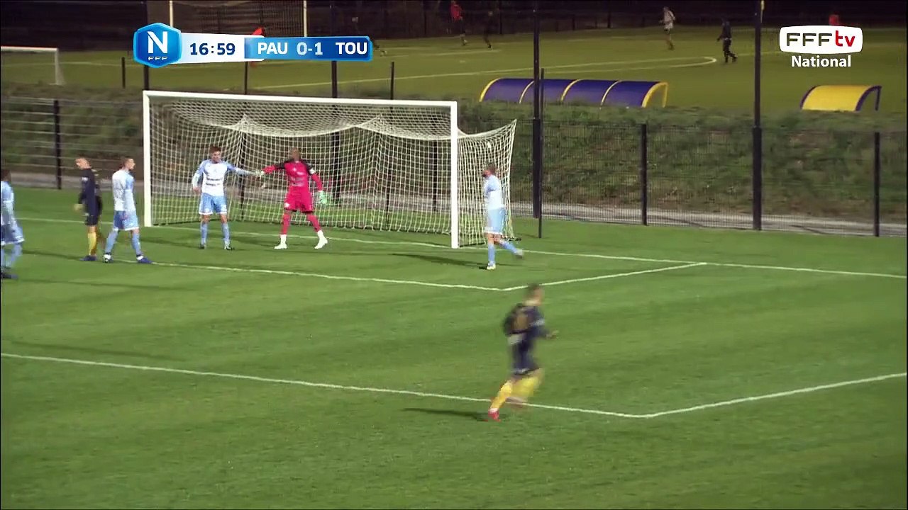 Coup franc bien tiré par THILL.