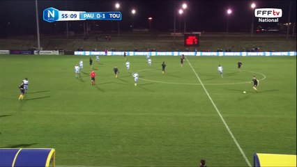 Oh l'énorme occasion du Pau FC ! Guilavogui rate sa frappe.