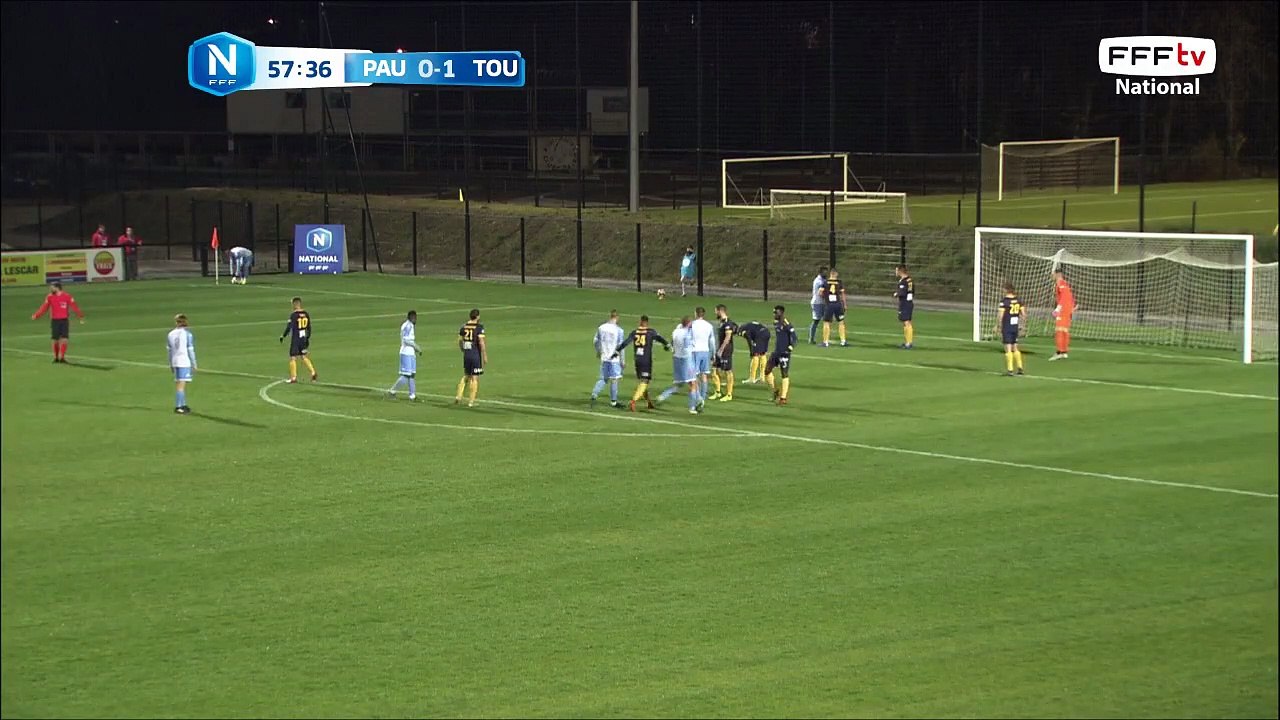 Deuxième but pour Tours FC. BENI NKOLOLO reprends magnifiquement ce corner de la tête.