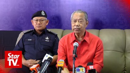 Descargar video: Semenyih by-election: Muhyiddin denies campaigning on polling day