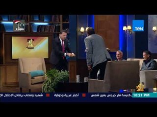رأي عام -عمرو عبد الحميد يأكل خضروات مزروعة على أسطح المنازل "عالهواء"  ليتأكد من جودتها