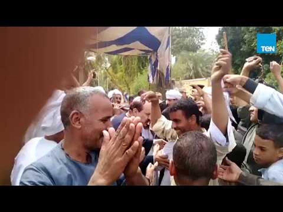الرئيس | النقابة العامة للفلاحين بالأقصر تستقبل الناخبين بالطبل البلدى والمزمار