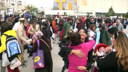 Ayaklarına bantladıkları yüksek topuklu ayakkabılarla koştular - ANTALYA