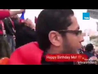 هنا روسيا  - من مدرجات مباراة مصر وأورجواى.. الجماهير المصرية لـ محمد صلاح "سنة حلوة ياجميل "