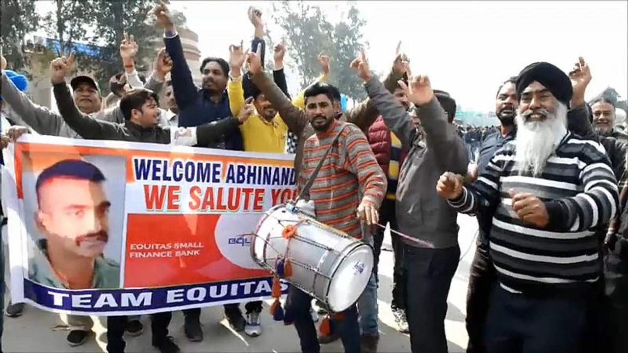 Jubel in Indien: Pakistan lässt Kampfpiloten frei