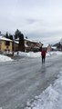 Ils font du patin sur glace dans leur rue !