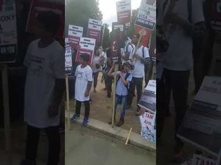 مظاهرة ضد زيارة أمير قطر تميم للبرلمان البريطاني في العاصمة البريطانية لندن