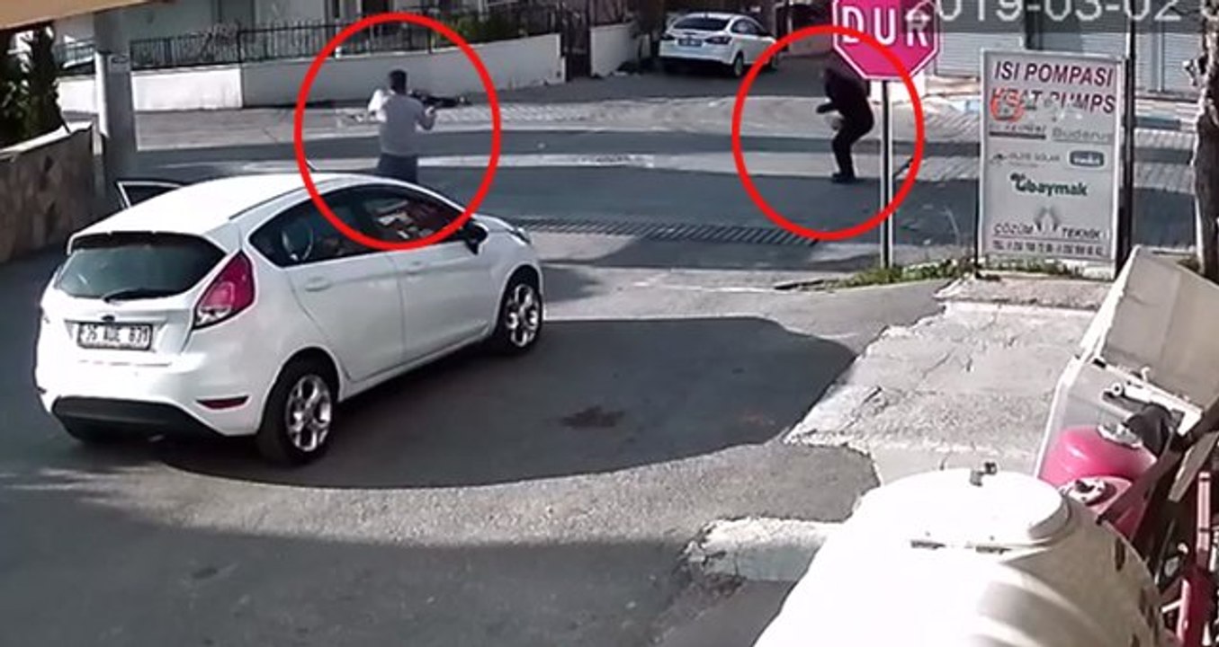 AK Parti Meclis Üyesi Adayına Silahlı Saldırı Kamerada