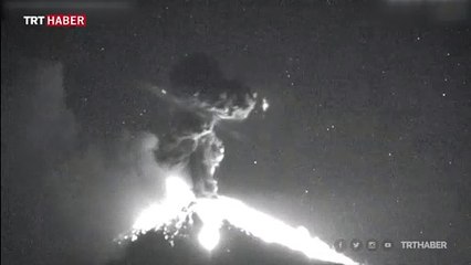 Meksika'daki Popocatepetl Yanardağı faaliyete geçti