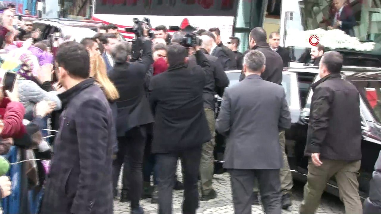 Cumhurbaşkanı Recep Tayyip Erdoğan Güneysu’daki evinden çıkışında vatandaşlara seslendi