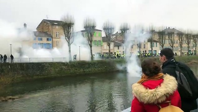 Bar-le-Duc : les gilets jaunes contenus sur les quais, le long de l’Ornain