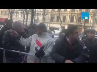 شاهد ماذا فعلت الجالية المصرية بالنمسا أمام مقر إقامة الرئيس السيسي في فيينا