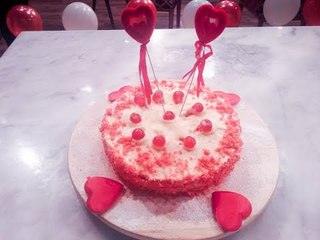 بمناسبة عيد الحب.. اعرفي ازاي تعملي كيكة "الريد فيلفيت" من الشيف جلال فاروق