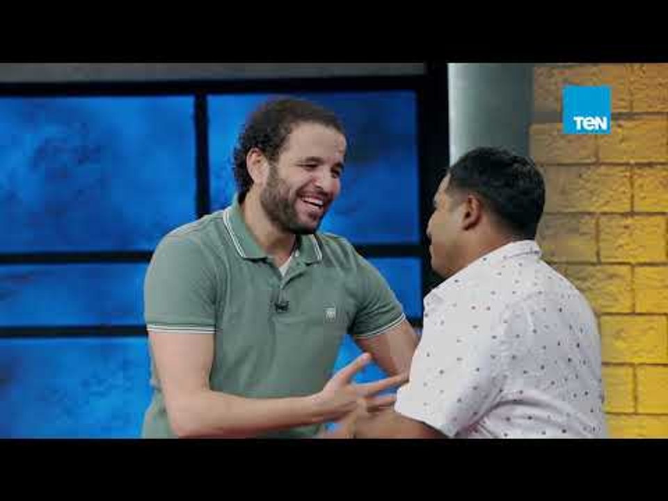 لعبة يلا نغني | زبون بيتخانق مع جرسون في مطعم بسبب الأكل البارد وواحد بيعاكس واحدة