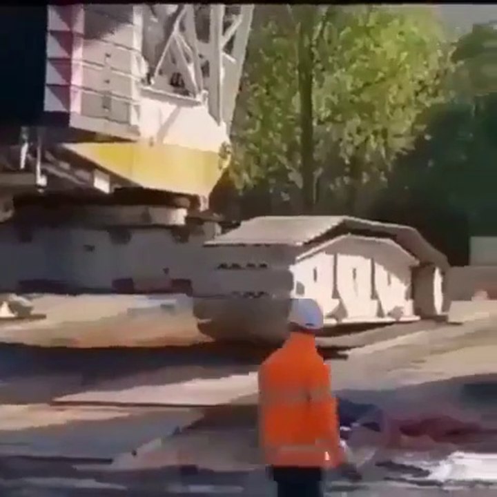 Une grue s'effondre