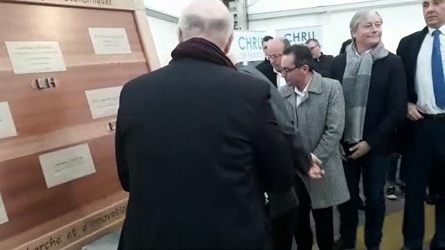 Pose de la première plaque de l'IRIS, Institut de recherche et d'innovation santé à Vandoeuvre-lès-Nancy (54)