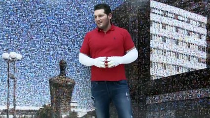 Manu Tenorio presenta su nuevo single 'Llevo tu luz'
