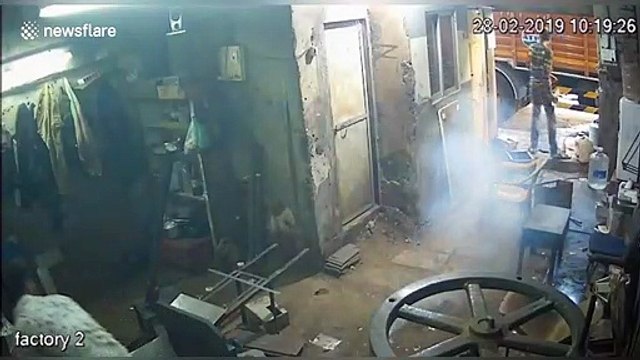 Motorola smartphone explodes in man's pocket at Mumbai factory