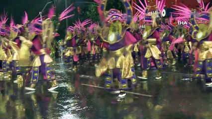 -  Rio Karnavalı Şiddetli Yağmura Rağmen Coşkulu Başladı