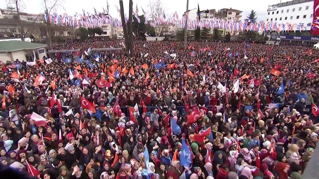 Cumhurbaşkanı Erdoğan:'Paçasını terör örgütlerine kaptırdığı için davamıza maalesef aykırı düşen birisi utanmadan, sıkılmadan benim dostum olduğunu söyleyerek oy devşirmeye çalışıyormuş' - ORDU