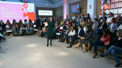 Arrimadas: "Feminismo no es decir 'portavozas', es cambiar políticas"