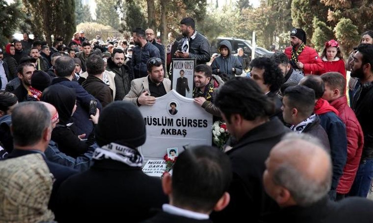 Müslüm Gürses mezarı başında anıldı