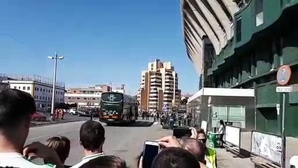Betis-Getafe: Llegada del autobús del Betis al Benito Villamarín