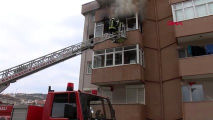 Kocaeli Evde Çıkan Yangında Aile Canını Kurtardı