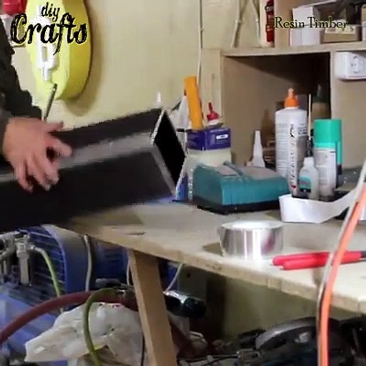 Making epoxy and wooden lamp with RGB led lighting